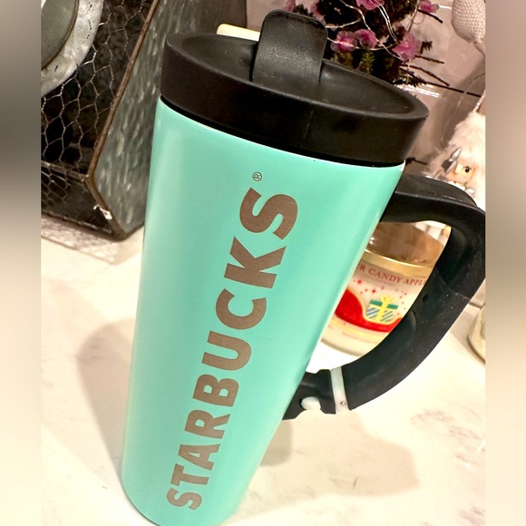 Starbucks Clip and Sip - Picture 1 of 2